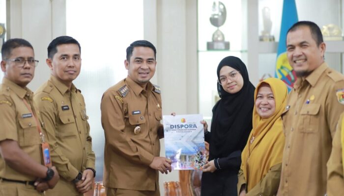 Walikota Solok Lepas Alifya Aini Fauziah Ikuti Program Antarnegara