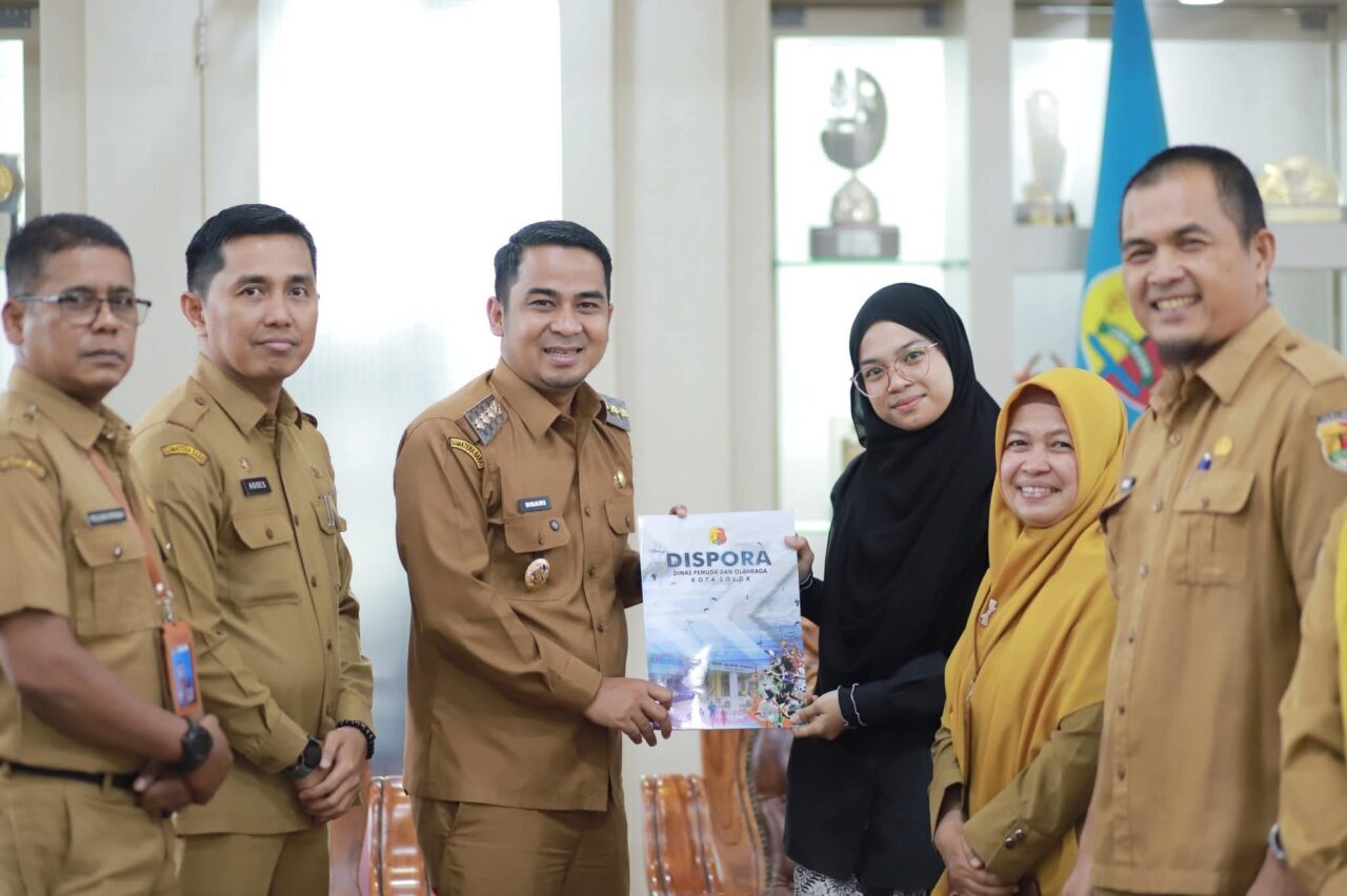 walikota-solok-lepas-alifya-aini-fauziah-ikuti-program-pertukaran-pemuda-antarnegara