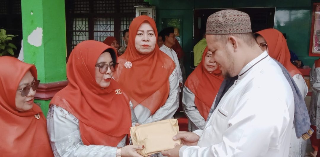 galang-dana-wakaf,-sman-14-pekanbaru-peduli-program-keumatan-ytwu