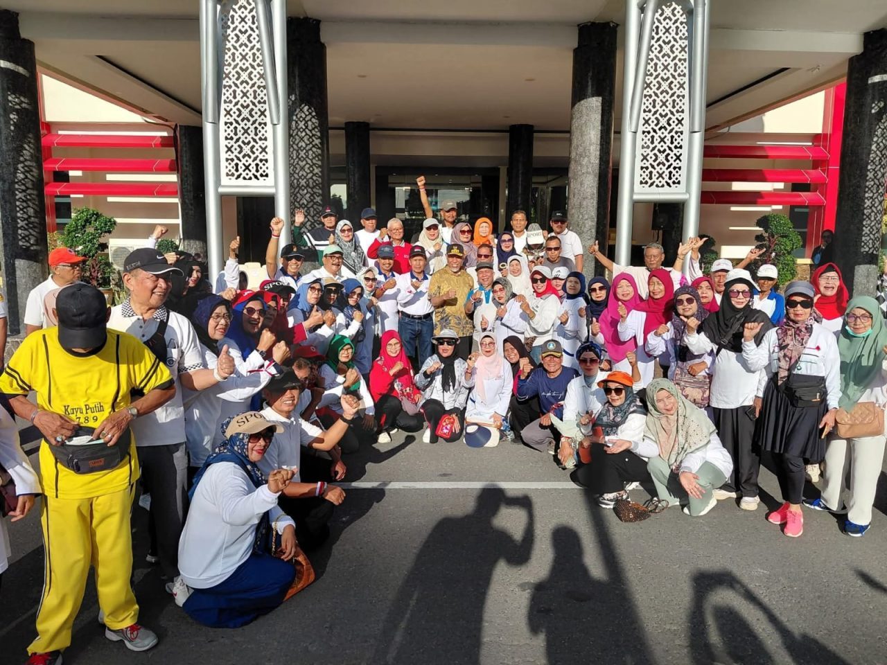 diikuti-100-an-pensiunan,-jalan-sehat-hut-ppi-ke-3-bertabur-doorprize