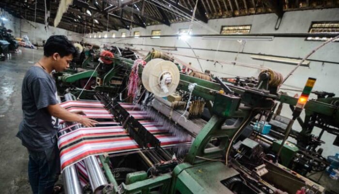 Menkeu Purbaya Diminta Selamatkan Industri Tekstil dari Impor Ilegal