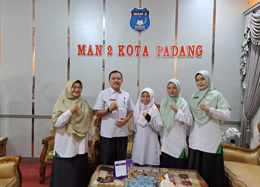 keren!-siswa-man-2-padang-lolos-ke-omi-nasional-2025