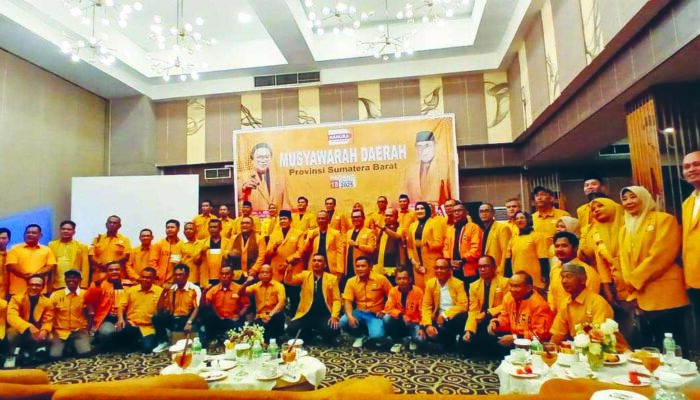 Edi Naswany Pimpin Hanura Sumbar, Oso Lantik Pengurus Baru