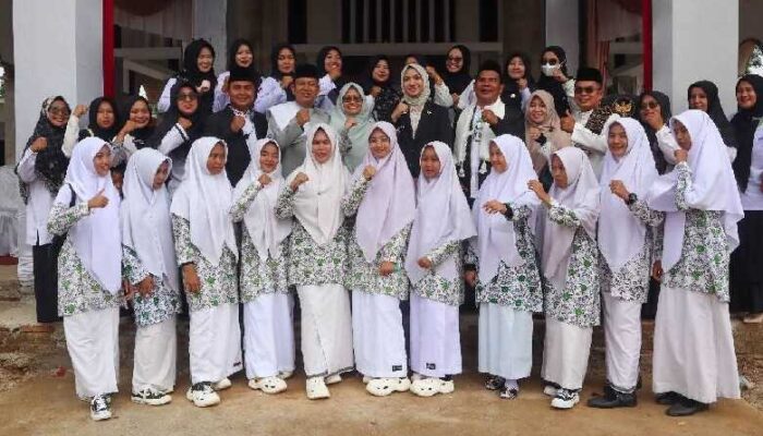 Annisa Pimpin Santri Koto Padang Rayakan Hari Santri