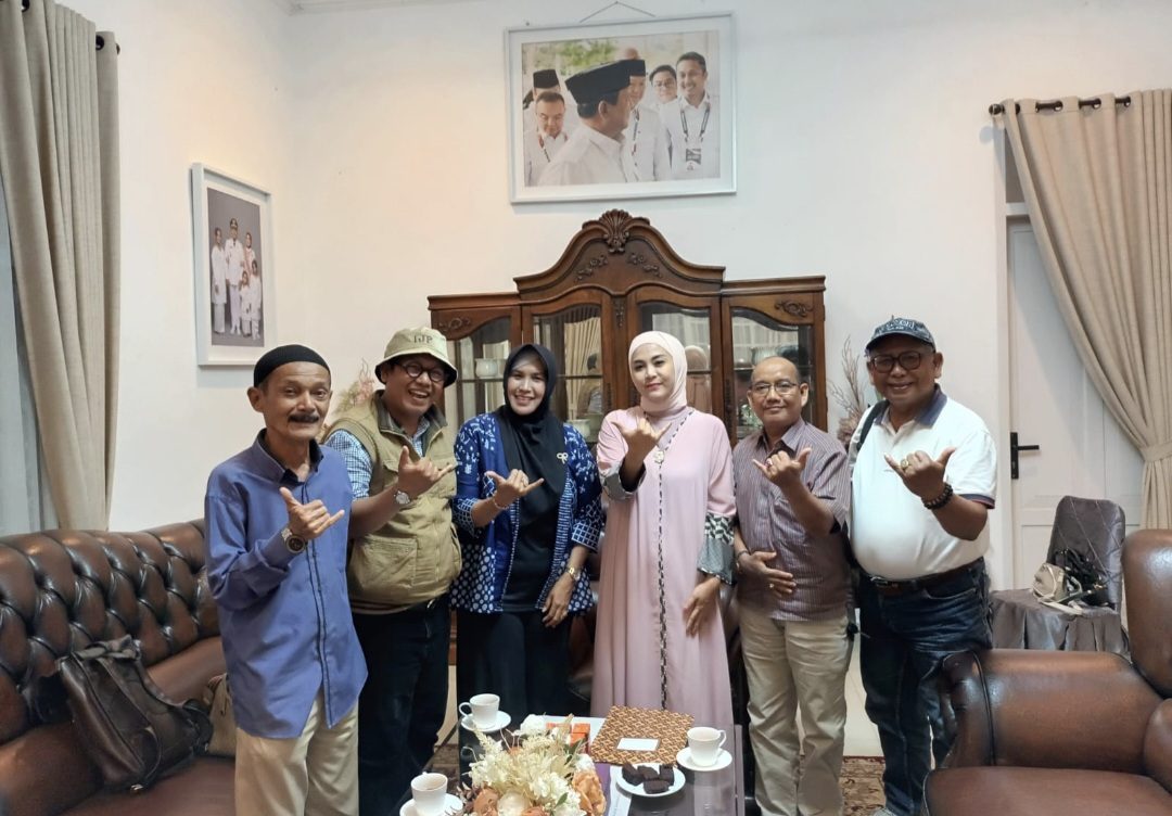 audiensi-pbrtv-dengan-ketua-bkow-sumbar,-ternyata-ny.-dianita-maulin-vasko-alumni-bintang-radio-juga