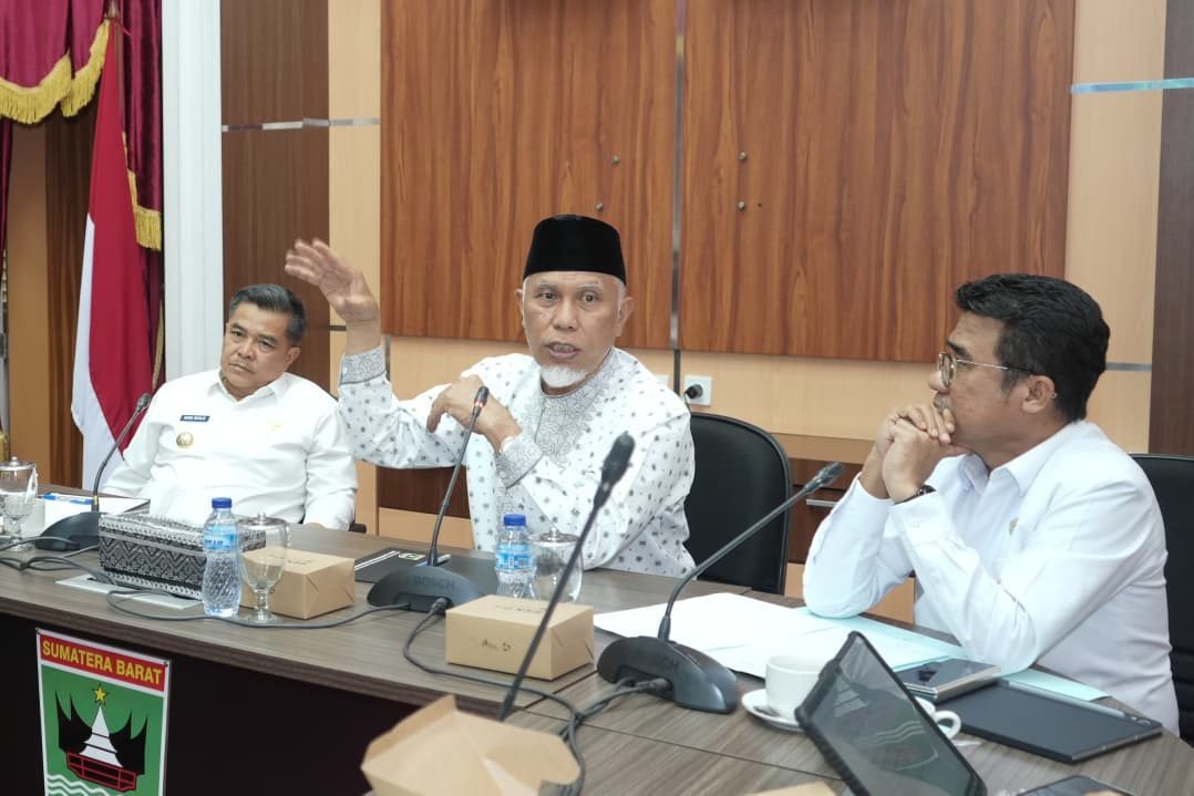 gubernur-mahyeldi-pimpin-rapat-bahas-solusi-kemacetan-padang-lua,-sepakat-lanjutkan-bypass-bukittinggi–koto-baru