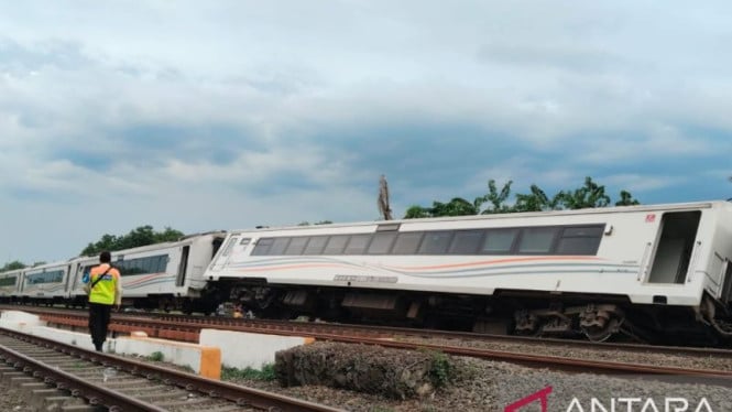 sampaikan-permohonan-maaf,-pt-kai-pastikan-seluruh-penumpang-ka-purwojaya-selamat