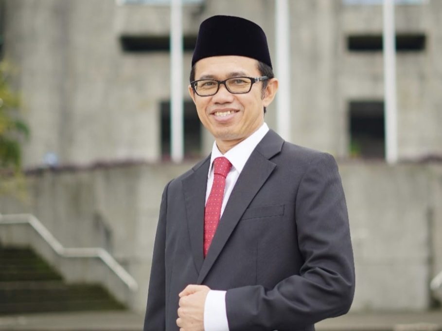 rektor-unand-efa-yonnedi-ajak-alumni-bersatu-jelang-kongres-vii-ika-unand-2025