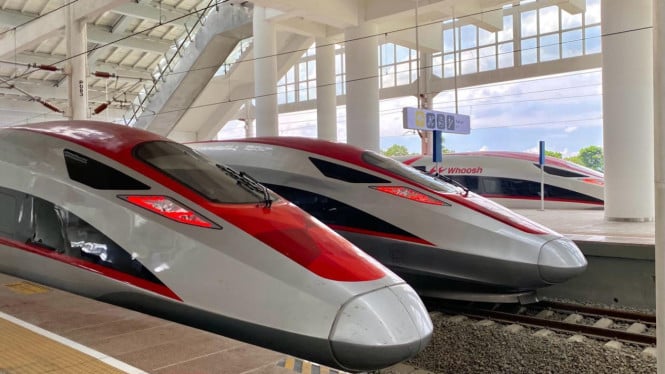 pakar-ekonom beberkan-negosiasi-panjang-dengan-china-soal-whoosh:-kita-harus-tanggung-bareng