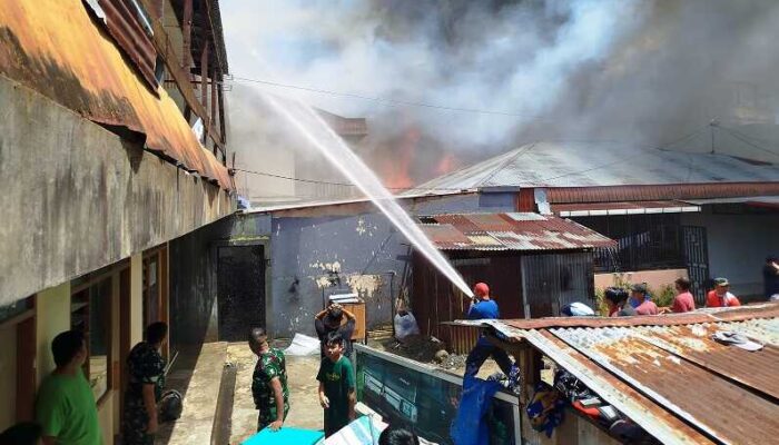Api Mengamuk di Birugo, Tujuh Rumah Ludes Terbakar