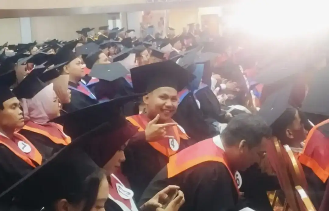 akhirnya,-si-anak-tarusan-itu-jadi-sarjana