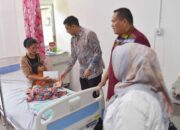 Ade Rezki Jenguk, Hibur Pasien RSUD Pariaman