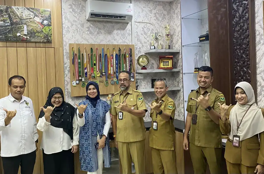 dipimpin-mona-sisca,-tim-ki-sumbar-lakukan-visitasi-badan-publik-ke-sekwan-dprd-sumatera-barat