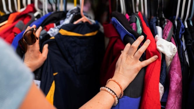 berantas-impor-baju-bekas-ilegal,-pemerintah-siapkan-kur-bagi-pedagang-thrifting