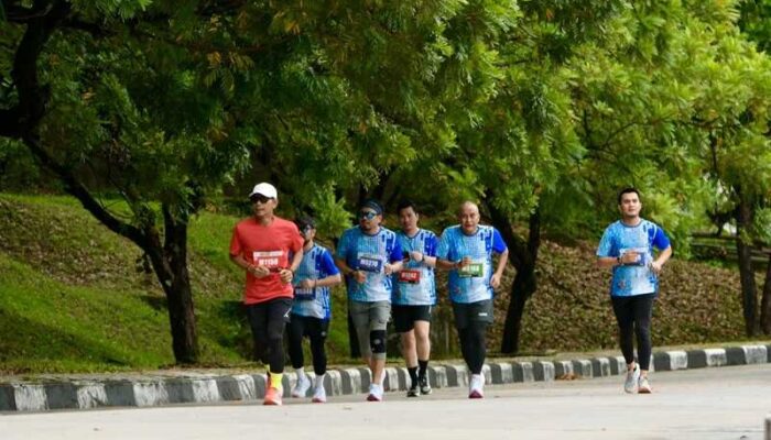 Semen Padang Fun Run: Pelari Pacu Adrenalin, Raih Kemenangan