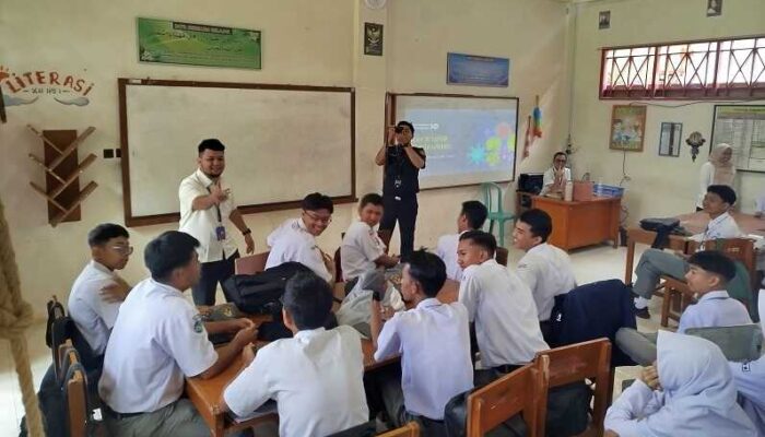 Kemenkeu Edukasi Keuangan Negara, Sasar Siswa Bukittinggi