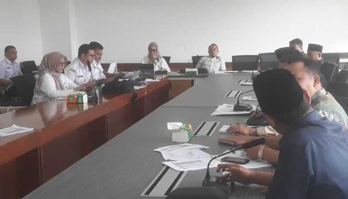 DPRD Padang Susun Strategi Pangkas Defisit RAPBD 2026