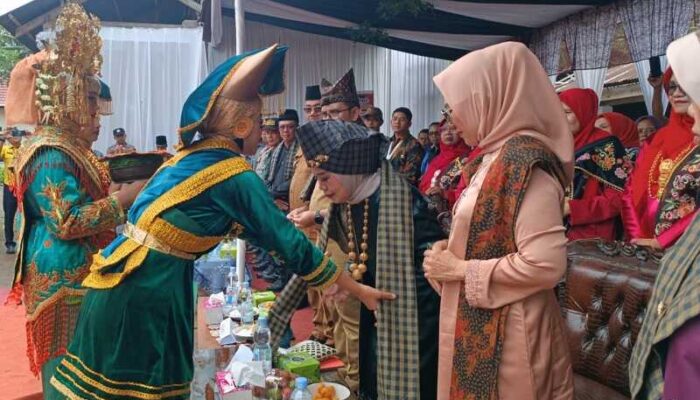 Festival Kuranji Hulu Hidupkan Tradisi Manyerak Anak Daro