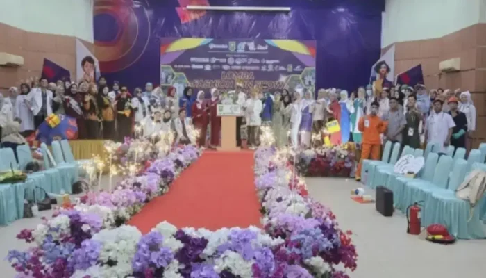 Nakes Riau Padukan Kesehatan dan Gaya di Catwalk