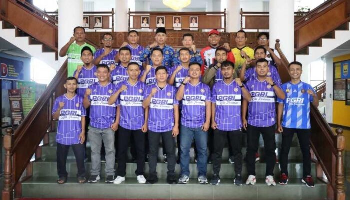 PGRI Pariaman Gempur Solok di Laga Sepak Bola
