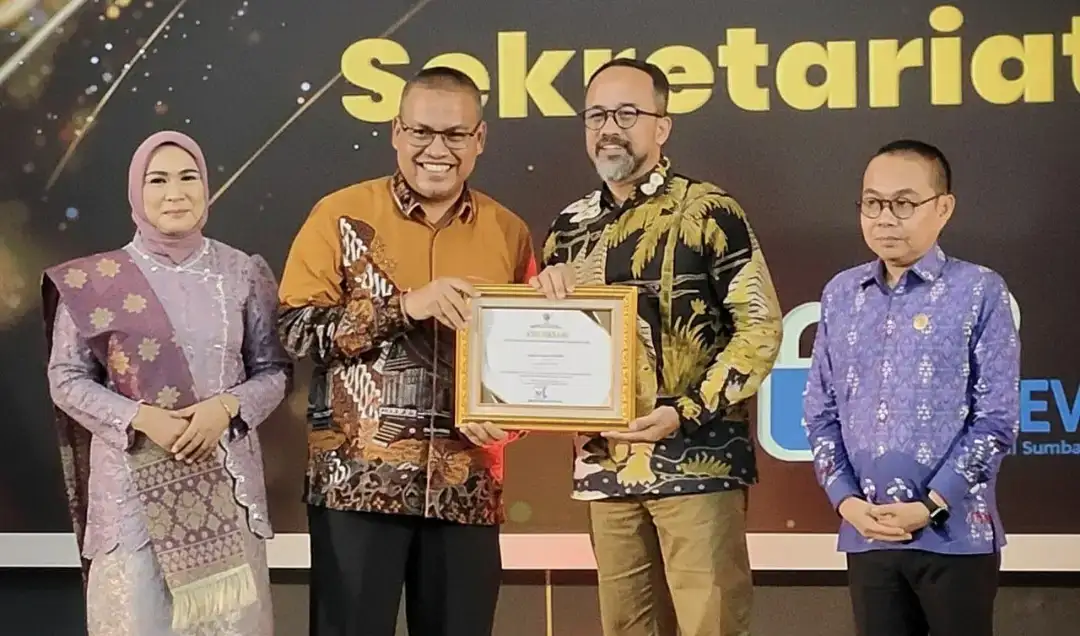 setwan-dprd-sumbar-pertahankan-enam-kali-berturut-predikat-informatif-kategori-opd