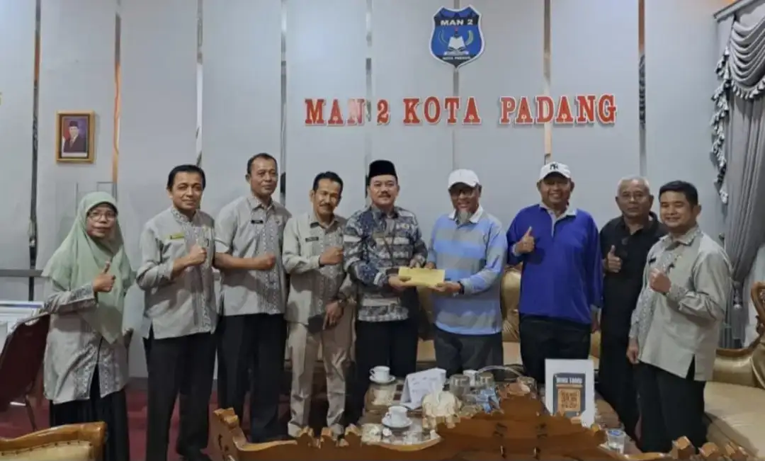 man-2-padang-sumbang-rp10,5-juta-untuk-pembangunan-masjid-ikhwanussafa