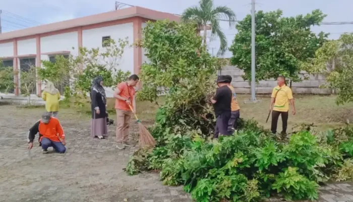 Disdik Pekanbaru Menanam, Sambut HGN dengan Aksi Penghijauan