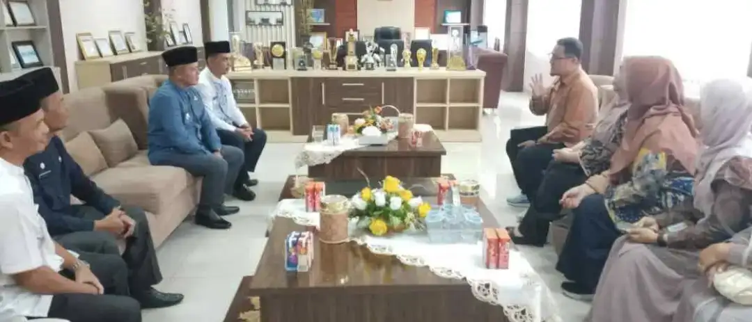 silaturahmi-dengan-bupati,-kepala-balai-pom-wilayah-payakumbuh-kunjungi-pasaman