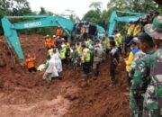 Longsor Banjarnegara: Tim SAR Terus Berpacu dengan Waktu