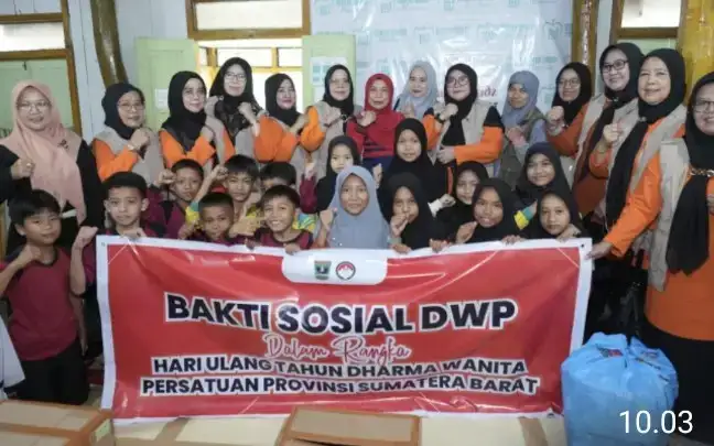 dwp-sumbar-gelar-bakti-sosial-hut-ke-26,-salurkan-wakaf-al-qur’an-ke-rumah-tahfiz-dan-panti-sosial