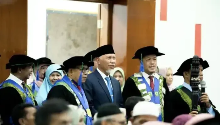Mahyeldi Ajak Wisudawan Unand Bangun Indonesia Emas