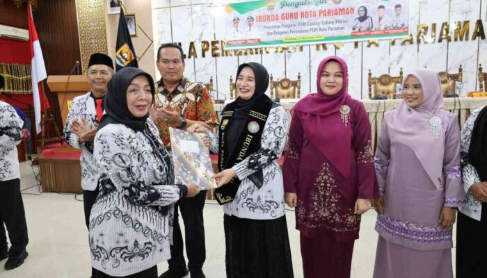 Yosneli Balad Jabat Ibunda Guru Kota Pariaman