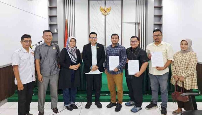 Parpol Padang Janjikan Keterbukaan Dana Negara