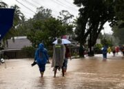 Banjir Menerjang Pariaman, Putuskan Akses Menuju Sicincin