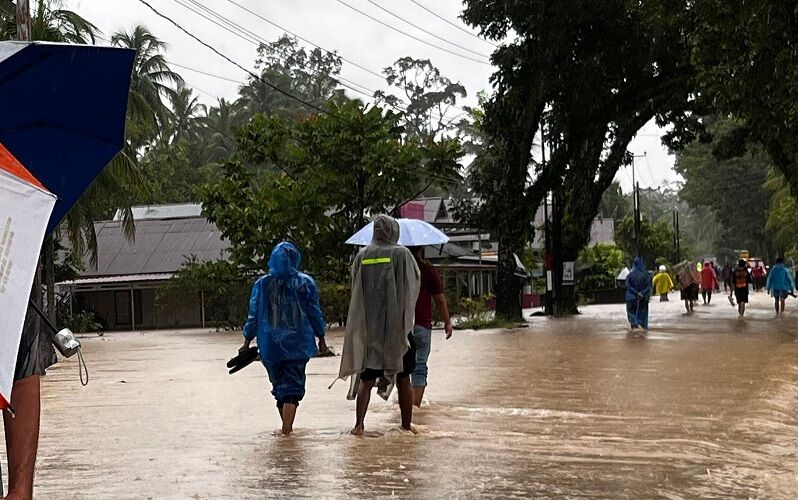 sampan-banjir,-pariaman-–-sicincin-putus