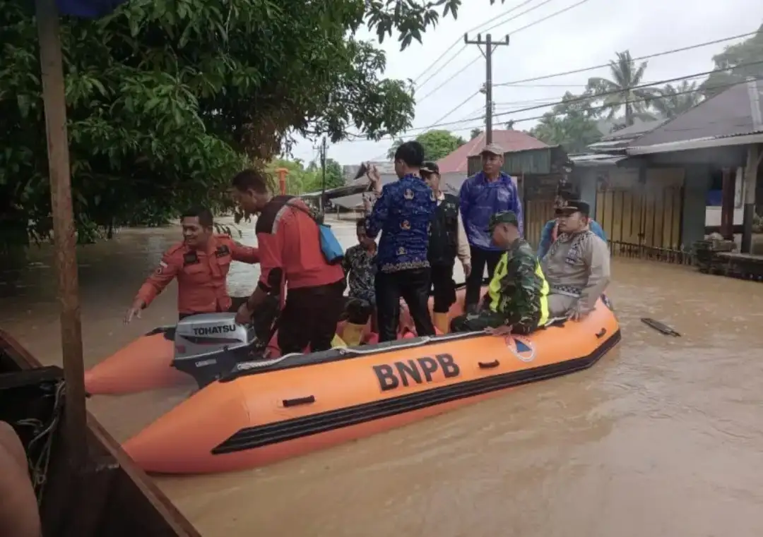 banjir-dan-longsor-meluas-di-pesisir-selatan:-21.280-warga-terdampak,-kerugian-capai-rp147,6-miliar
