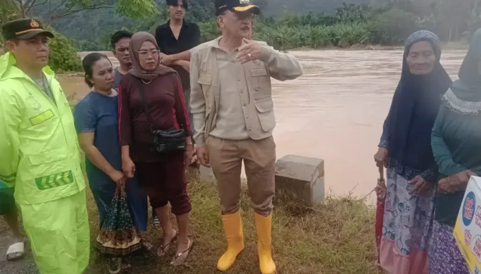 Bupati Pessel Bergerak, Tinjau Langsung Kondisi Banjir Tarusan