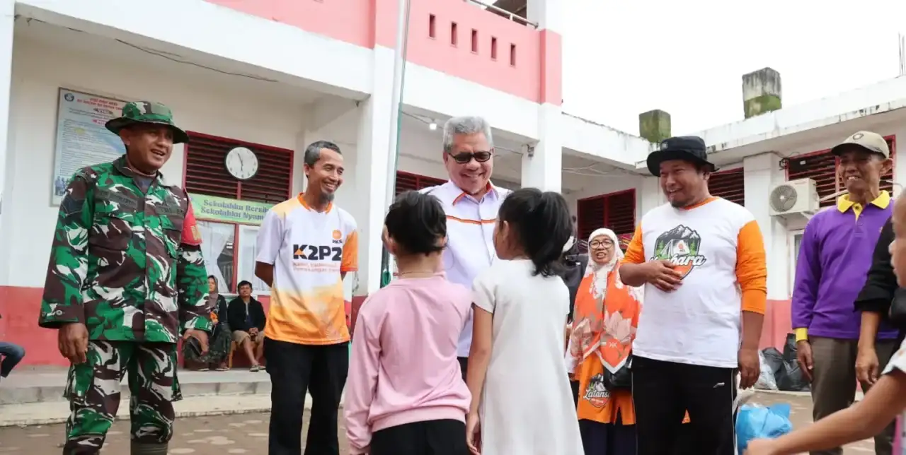 anak-anak-jadi-prioritas,-muhidi-tinjau-posko-pengungsian-sdn-02-cupak-tangah