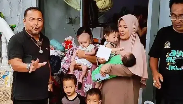 Tim Peduli Banjir Sumbar Serahkan Bantuan ke Panti
