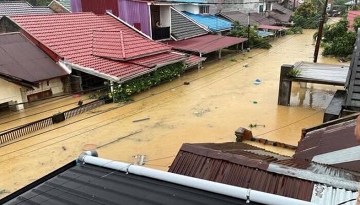 Banjir Padang Hantam Sekolah, Kerugian Capai Miliaran Rupiah
