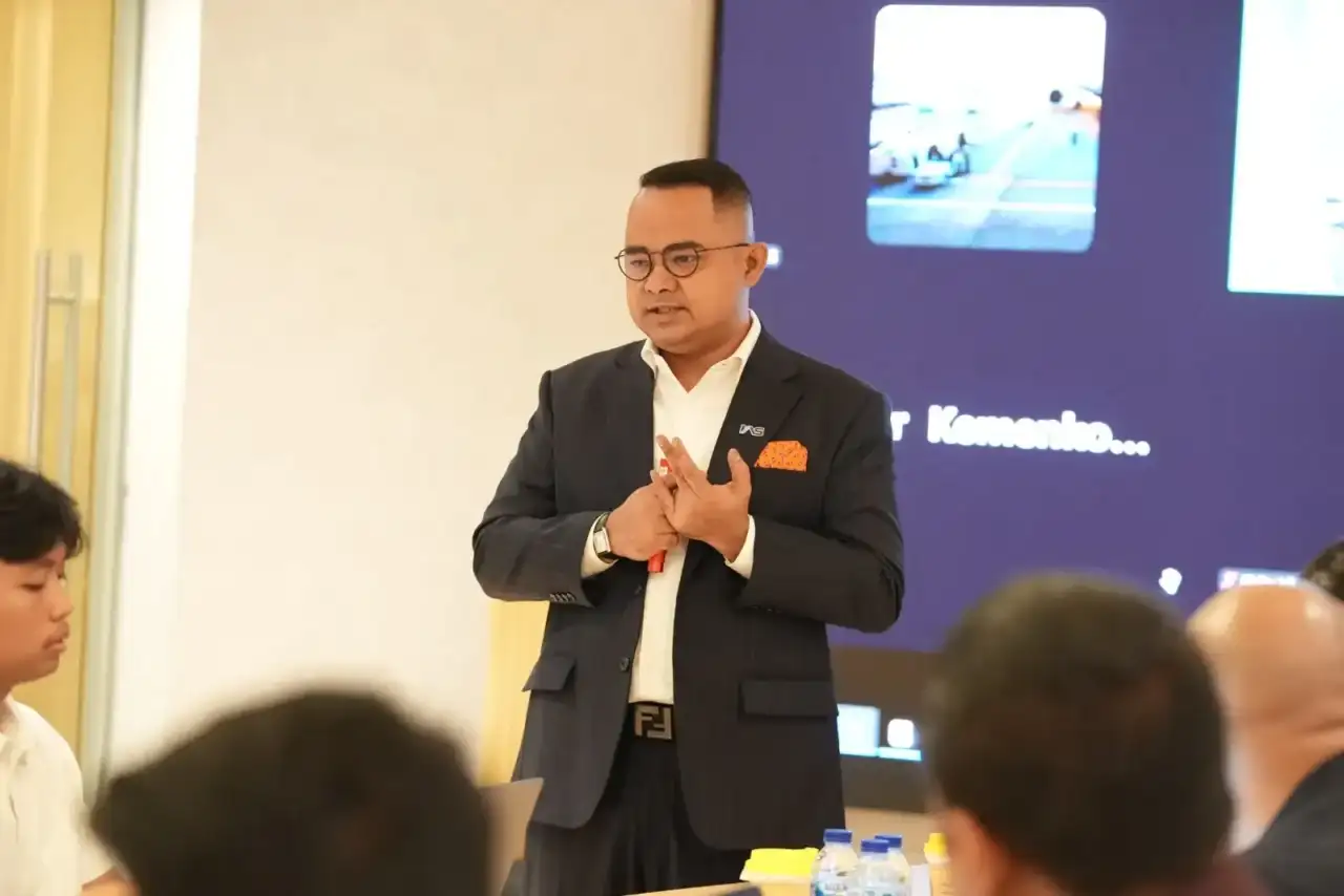 muchdian-muchlis-raih-best-cmo-di-ajang-bumn-branding-&-marketing-award-2025