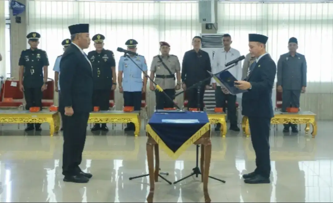wali-kota-pekanbaru-lantik-ingot-ahmad-hutasuhut-sebagai-pj-sekdako-pekanbaru