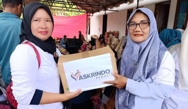 pt-askrindo-bantu-rendang-bagi-korban-banjir-kuranji