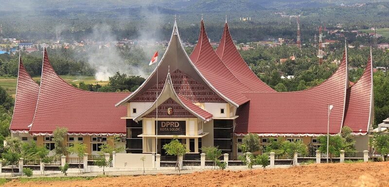 daerah-masih-berduka,-anggota-dprd-kota-solok-malah-berangkat-ke-kabupaten-bogor