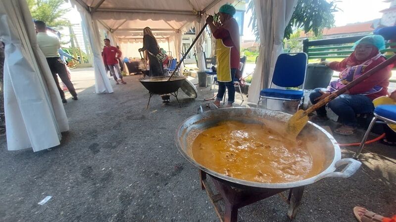 kolaborasi-kuliner-untuk-padang-bangkit:-200-kg-rendang-dibagikan-bagi-penyintas,-semangat-pemulihan-terus-menguat