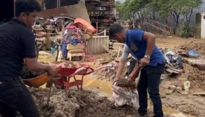 ASN Padang Bangkitkan SMAN 12 dari Lumpur Bencana