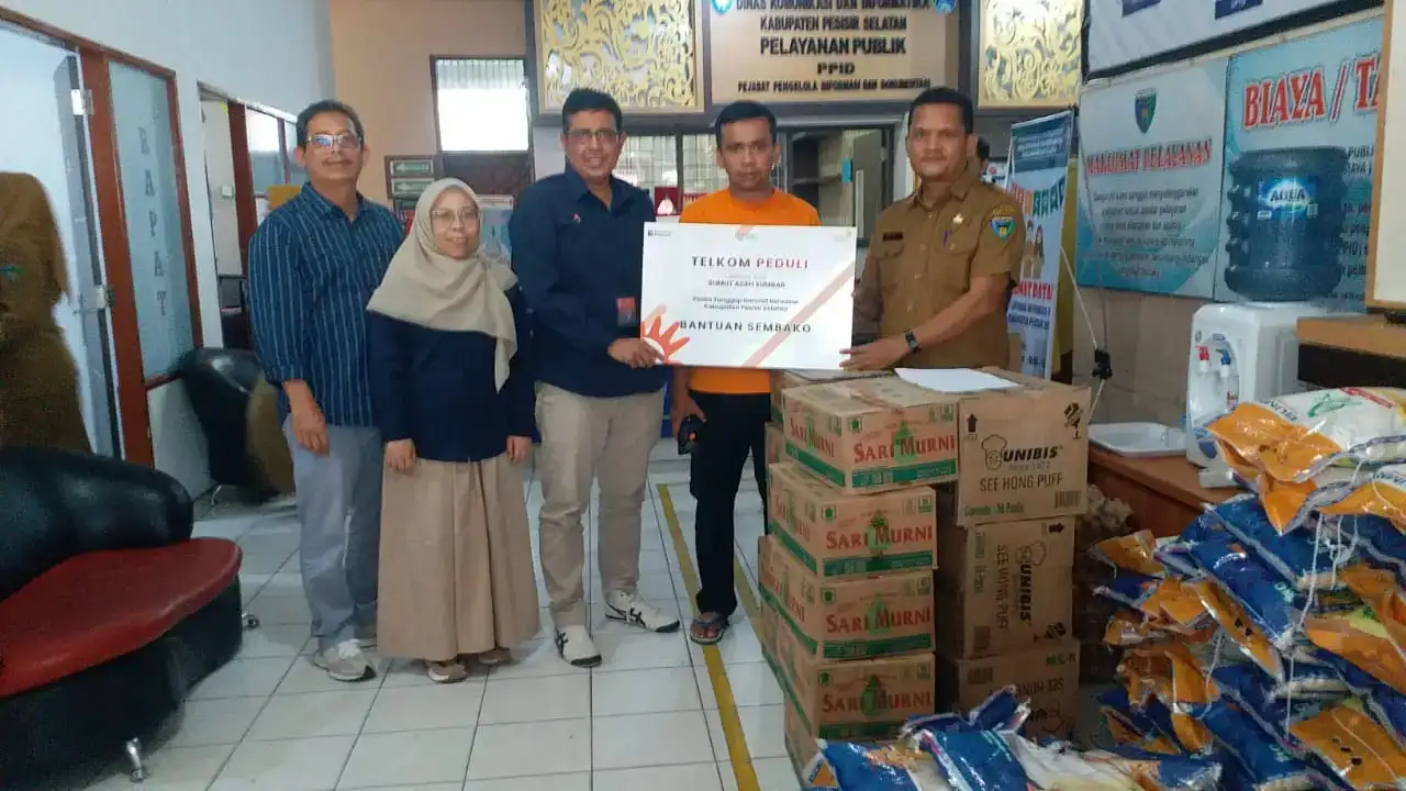 telkom-indonesia-salurkan-bantuan-untuk-korban-longsor-dan-banjir-bandang-di-pesisir-selatan