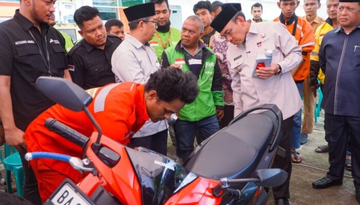 Baznas Padang Gelar Servis Gratis Motor Ojek Online