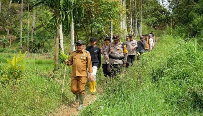Kelapa Runtuhkan Batas, Subarang Luak Kini Bersatu
