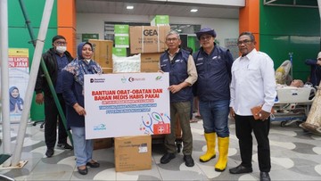 dirut-ptpn-i-tinjau-langsung-korban-bencana-di-sumut-dan-aceh-tamiang